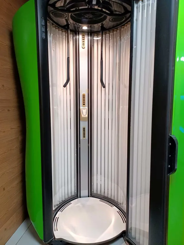 Repasované vertikálne solárium Alisun V 36
